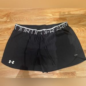 Black under armour shorts size small